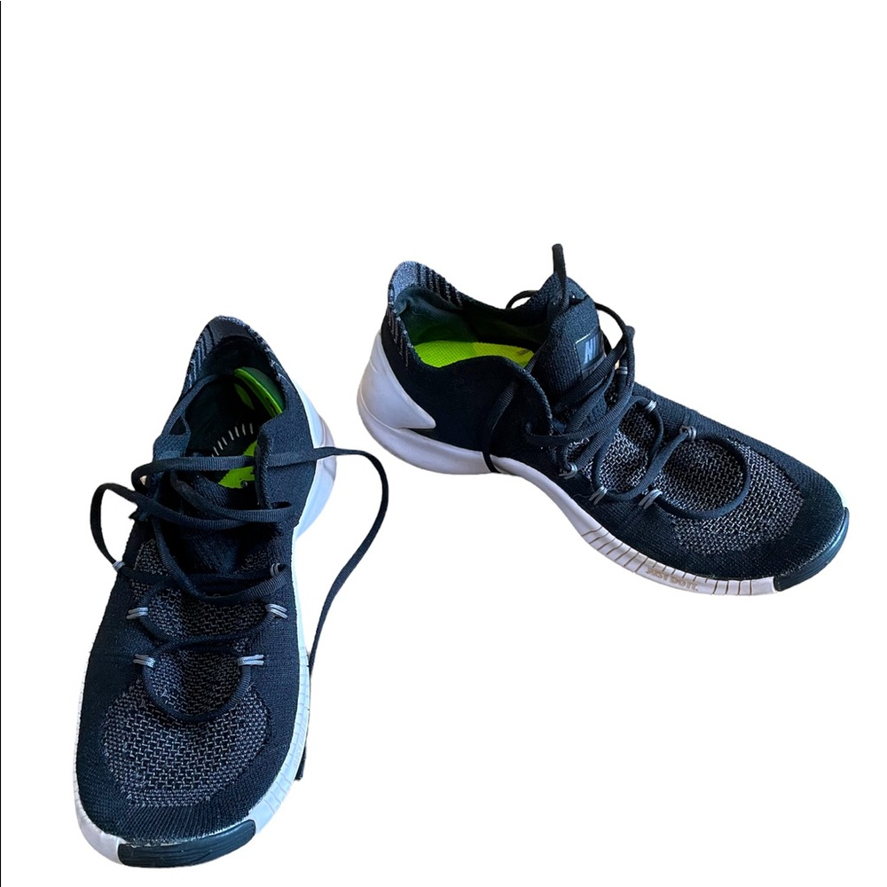 Nike sneakers (black, 6.5)